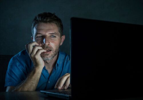 Echte Fotos oder Fake? 5 Fakten, an denen man eine seriöse Agentur erkennt